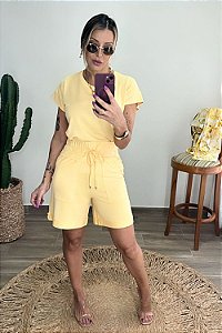 Conjunto de Blusa e Shorts Feminino em Moletinho