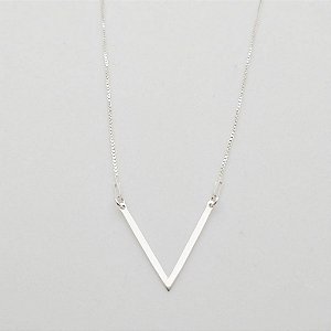 Gargantilha de prata 925 V liso reto