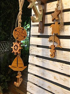 Pingentes Náuticos em Madeira de Demolição