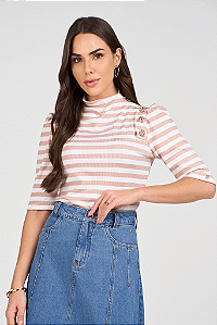 Blusa Rosa Em Malha Com Botões Dourados