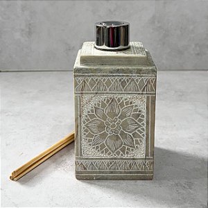 Difusor / Saboneteira de Pedra Sabão - Bordada