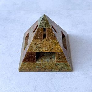 Pirâmide Vazada Pedra Sabão