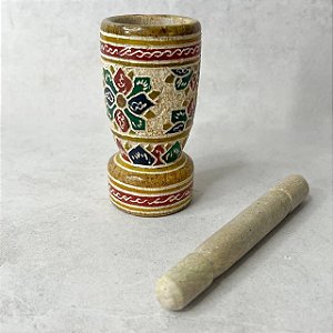 Pilão de Pedra Sabão Bordado Colorido - 9cm