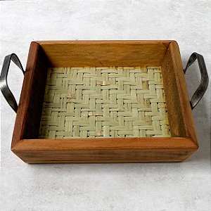 Bandeja de Madeira com Palha e Alça de Ferro - 27cm