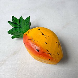 Fruta de Madeira - Abacaxi