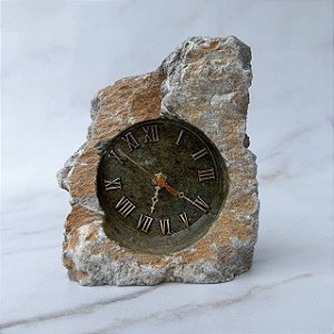 Relógio de Pedra Sabão