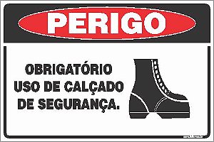 Placa de perigo obrigatório uso de calçado de segurança.