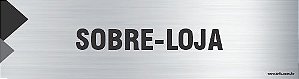 Placa de identificação sobre-loja