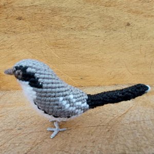 Balança-rabo-de-máscara - miniatura Pássaros Caparaó ponto-cruz