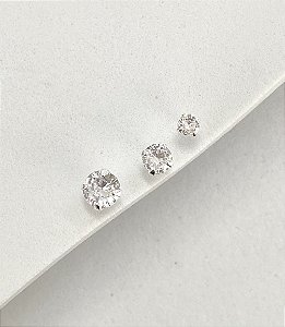 Brinco ponto de luz prata P M G