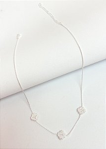 Gargantilha Trevos Bolinhas