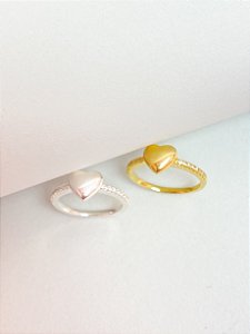 Anel cravejado coração liso