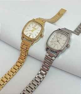 Relógio quadrado vintage