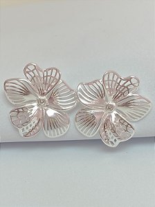 Brinco flor grande