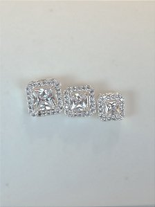 Brinco quadrado luxo P M G