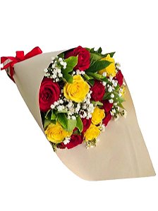 Cone de rosas vermelhas e amarelas