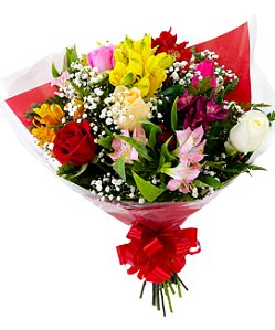 Buquê de rosas e astromélias