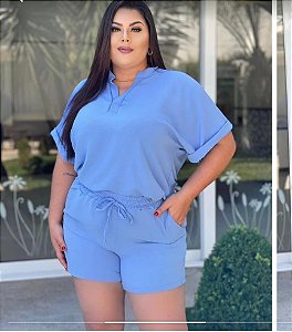 CONJUNTO PLUS SIZE DE BLUSA E SHORTS EM DUNA