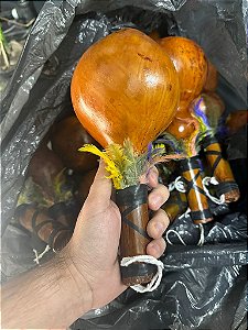MARACA COM PENAS