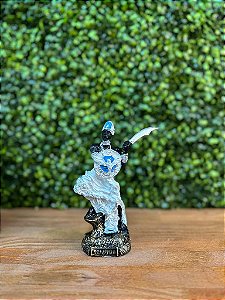 ORIXÁ M OXAGUIAN 15 CM EM RESINA
