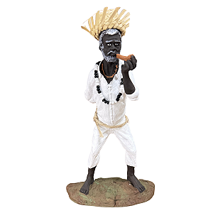 IMAGEM EM RESINA PRETO VELHO EM PÉ COM GUIA E CHAPÉU