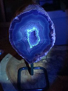 Geodo de Ágata Azul com drusa na Base de Metal