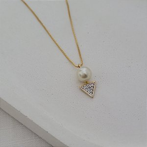 Colar Pérola Triângulo Banhado a Ouro 18K