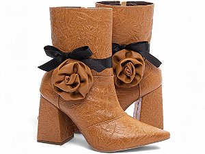 Bota Feminina TORRICELLA Vintage Caramelo Bico Fino Cano Médio Flor e Laço Cetim Preto