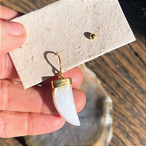 Brinco Dente Madrepérola