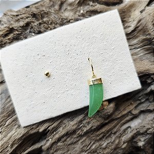 Brinco Dente Jade
