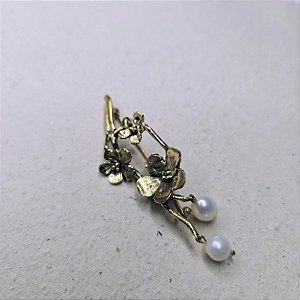 Broche Flor de Cerejeira com Pérolas