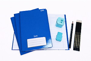 Kit Escolar Azul - 96 Folhas - 4 Cadernos Brochura + Lápis, Borracha e Apontador