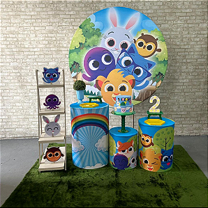 Alugue Tema Para Festa Decoração Bolofofos Verde Tecido ( Modelo 2 )