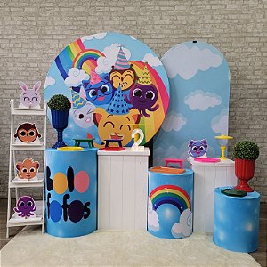 Alugue Tema Para Festa Decoração Bolofofos Arco- Iris Tecido ( Modelo 3 )