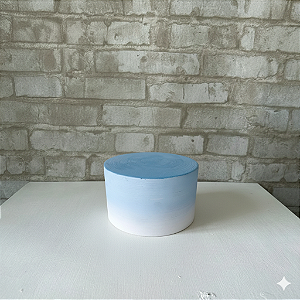 Alugue Bolo Fake Cenográfico Degrade Azul com Branco