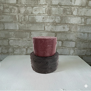 Alugue Bolo Fake Cenográfico Preto e Roxo