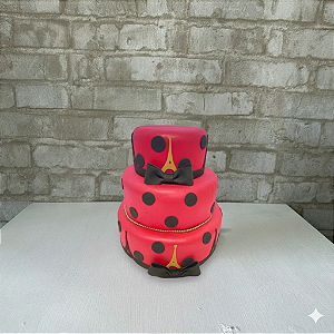 Alugue Bolo Fake Cenográfico Lady Bug
