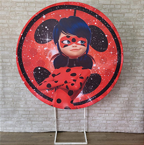 Alugue Estrutura Painel Redondo e a Capa do Tema Lady Bug Tecido