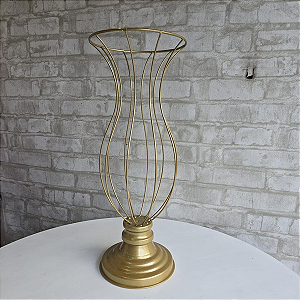 Alugue Vaso de Ferro Dourado M
