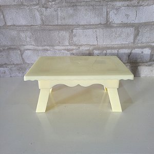 Alugue Mesinha de Doce Amarelo Candy