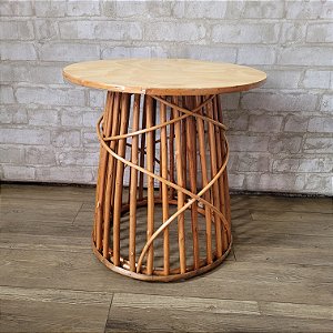 Alugue Mesa Cone de Vime P