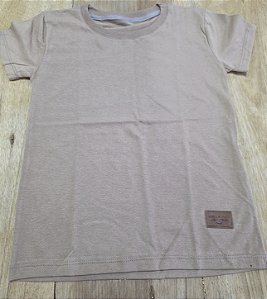 Camiseta básica marrom
