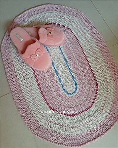 Tapete oval colorido