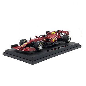 Miniatura Ferrari Vettel SF1000 1:18