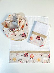 Kit Presente Babador e Fraldinhas de Boca Joaninha