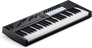 Teclado Controlador Novation Launchkey Mk4 49 Teclas Preto