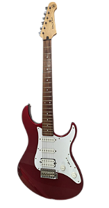 USADO Guitarra Yamaha Pacifica PA012 Vermelho Metálico
