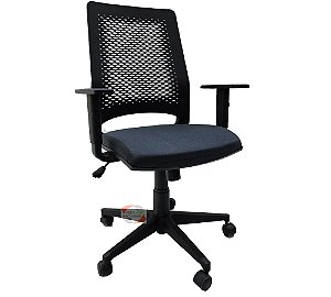 Cadeira de Escritório Usada Wine Diretor c/ Relax e Braços c/ Ajuste de Altura