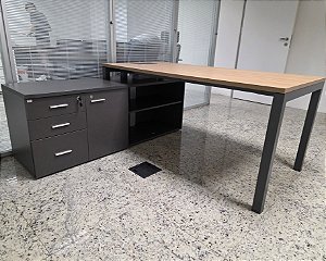 Mesa de Escritório Presidente 1,60 x 1,70m c/ Armário Anexo 3 Gavetas + 1 Porta + Prateleira Mesa a Direita *SEMINOVO*