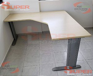 Mesa Escritório em Delta Tipo L Usada 160X160cm Marfim